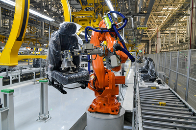 走進賽力斯兩江智慧工廠 AITO問界M5制造基地，見證高度自動化產線與工業潤滑油的精密協同